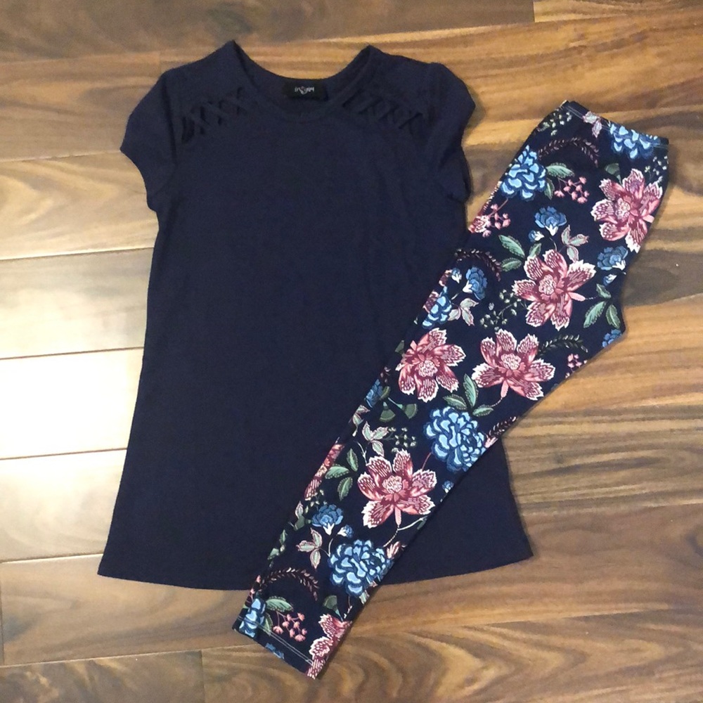 Girl’s lounge set. Size M(10/12)